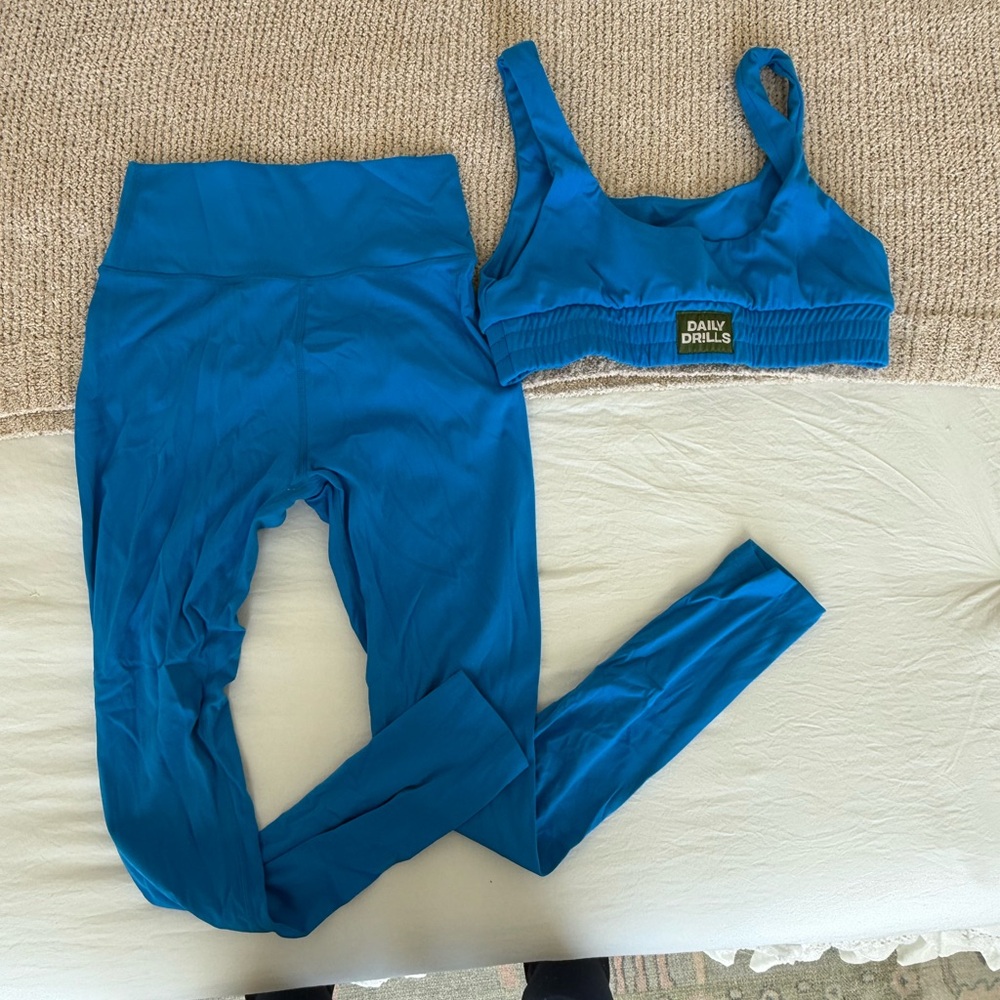 Daily Drills Go Drills Tide Set (M bra and S leggings)